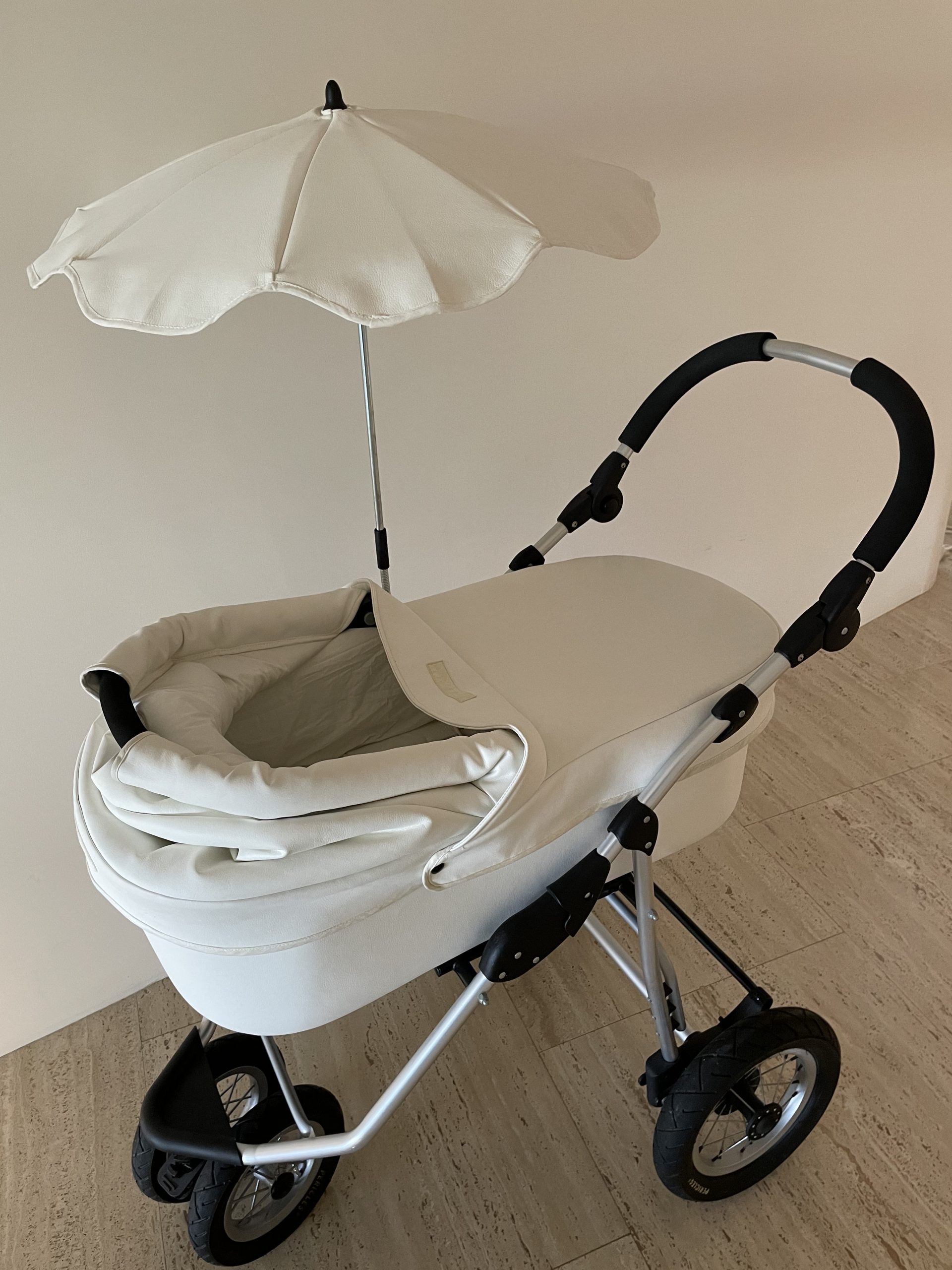 Vintage White Pram and Bassinet with Umbrella – Theodore and Patachou